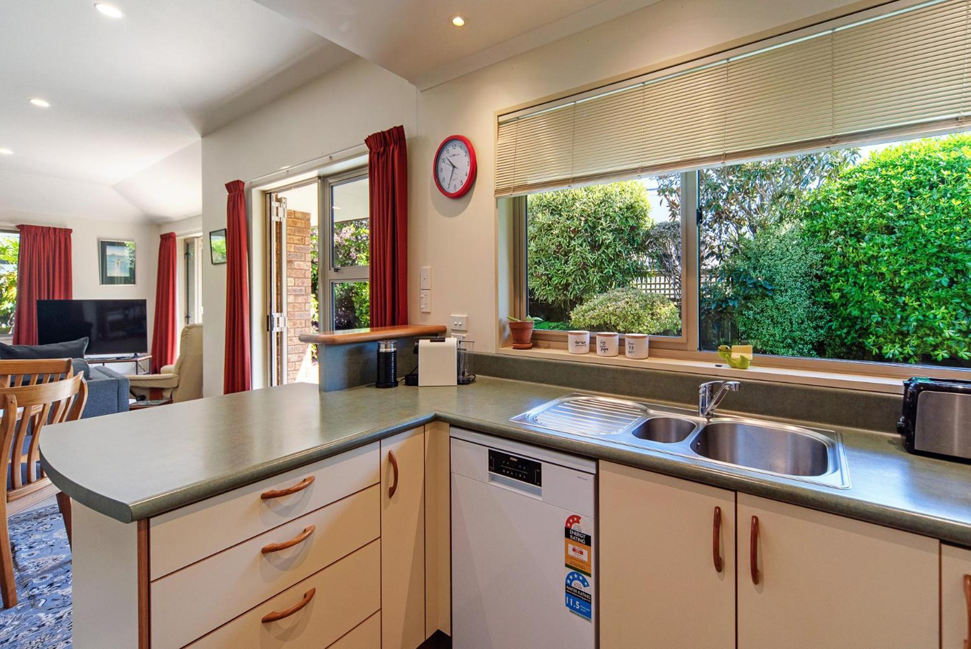 Casa Bella - Nelson Holiday Home ภายนอก รูปภาพ